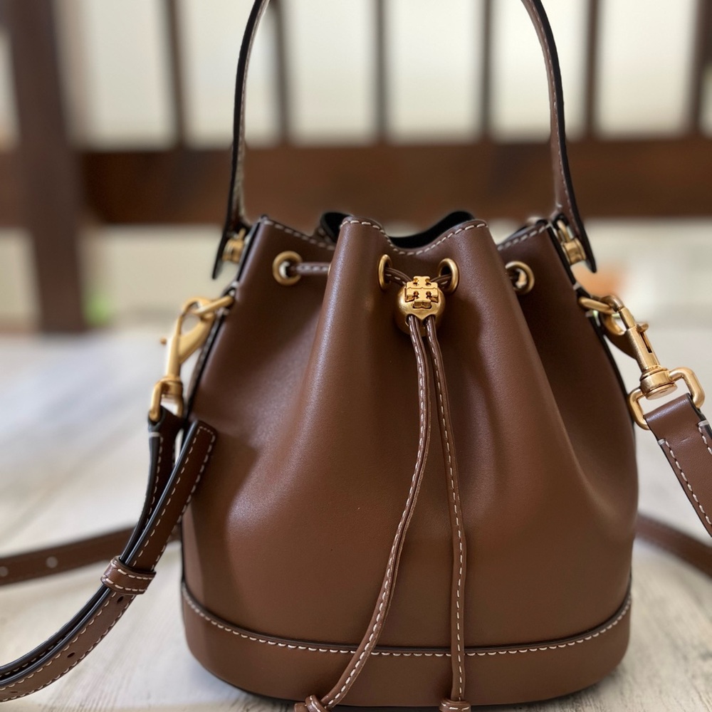 Tory Burch T Monogram Leather Bucket Bag in Moose